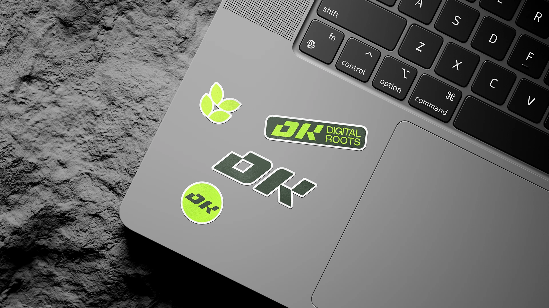 Ordinateur couvert des signes graphiques Digital Roots
